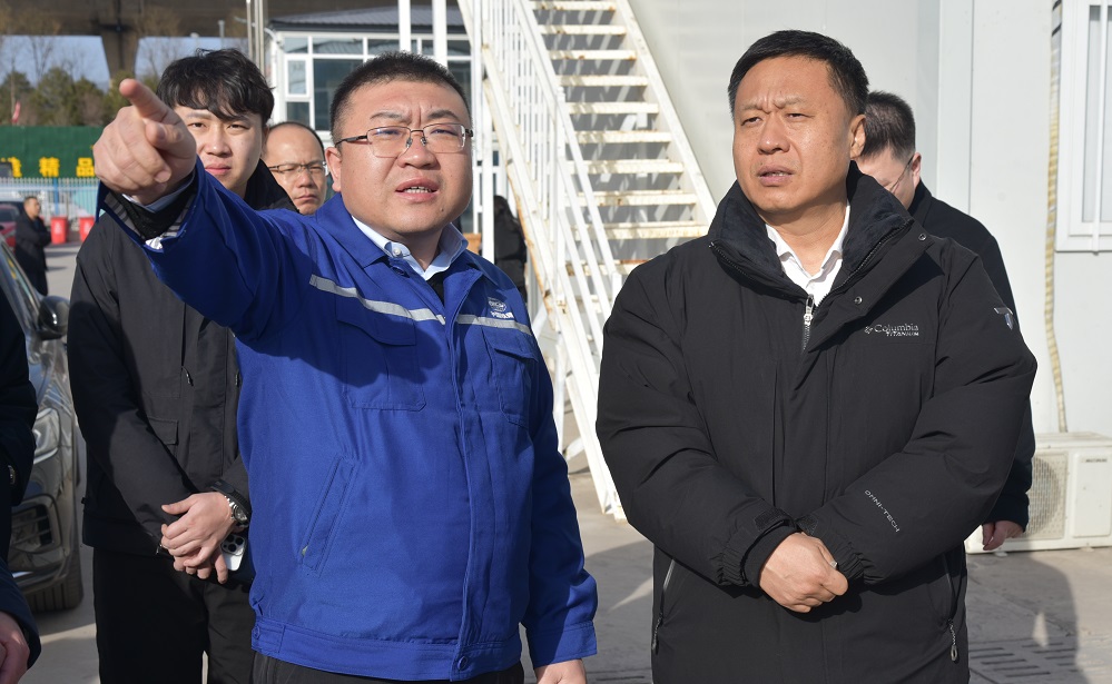 張耀調研晉陽大道圍擋整治工作并開展入企服務